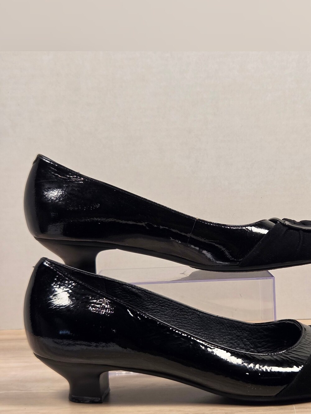 Clarks Artisan Black Patent Leather Dress Pumps Low Heels Square Toe Womens 10